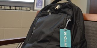 CHS students receive ‘SAFE’ tags as part of mental health initiative
