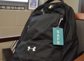 CHS students receive ‘SAFE’ tags as part of mental health initiative