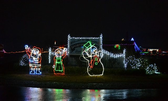Catch the Christmas spirit at Sportsman Lake Park