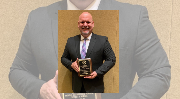 Wiggins earns National Distinguished Principal award