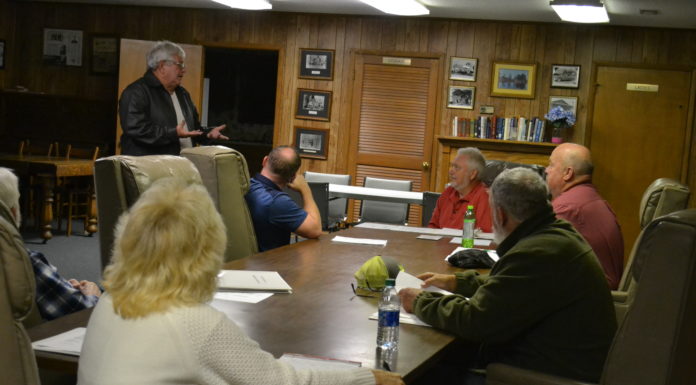 Fairview Town Council gives update on Hwy. 69 red light, approves budget