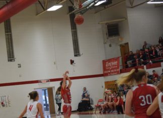 PREP BASKETBALL: Raiders, Lady Raiders sweep Vinemont on the road