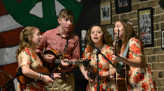 Cotton Pickin’ Kids debut 1st album