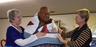 Colony Councilman, Vietnam vet Melvin Hammond receives Quilt of Valor