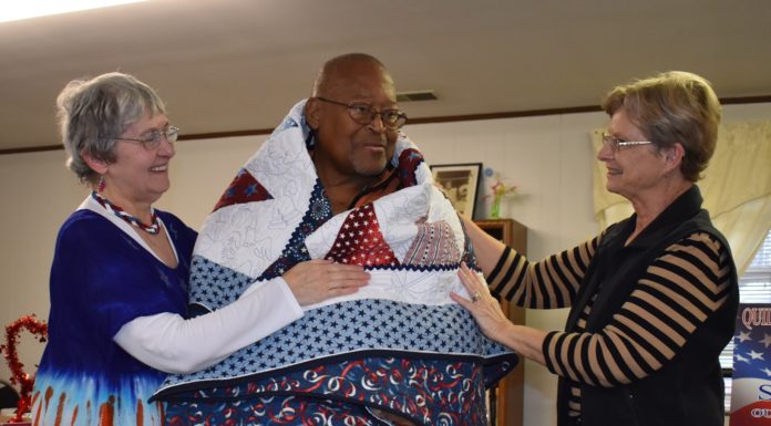 Colony Councilman, Vietnam vet Melvin Hammond receives Quilt of Valor