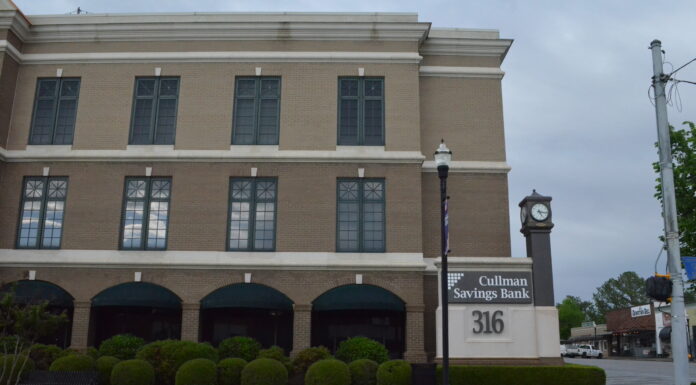 Cullman Savings Bank supports, highlights local businesses with new program