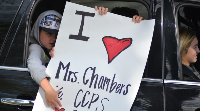 Cullman City Primary School sends students off with drive-by parade