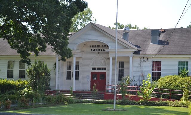 Preserving history: Garden City Elementary School