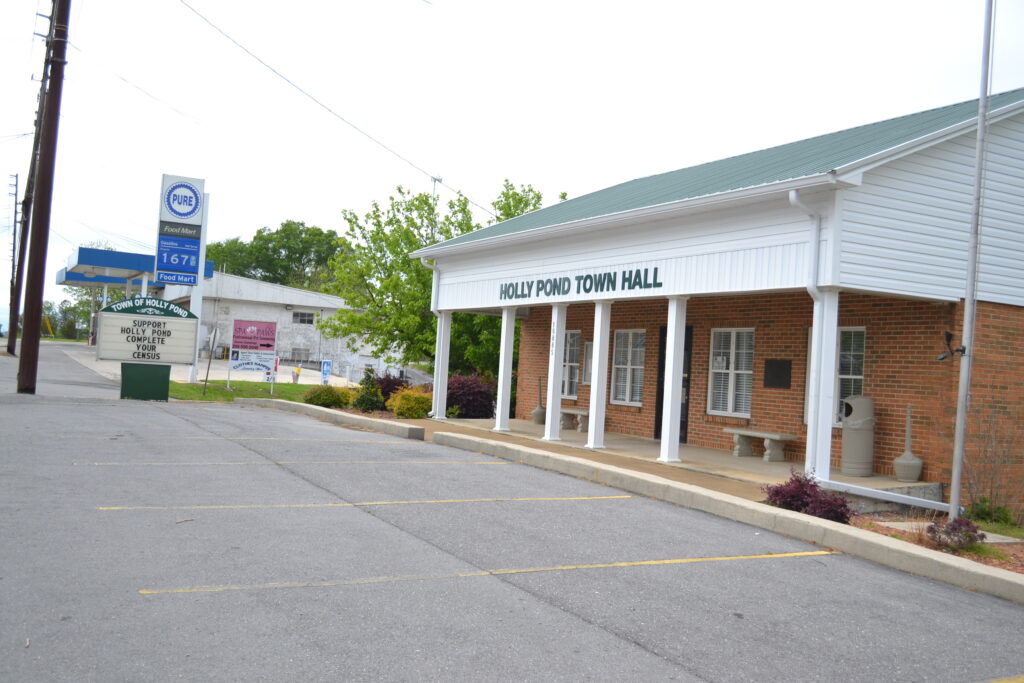 Holly Pond council talks new senior center, census initiative
