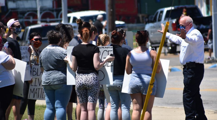 More than 400 law enforcement officers injured in riots across U.S., 2 dead