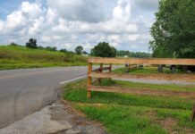 Resident responds to complaints about fence