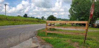Resident responds to complaints about fence
