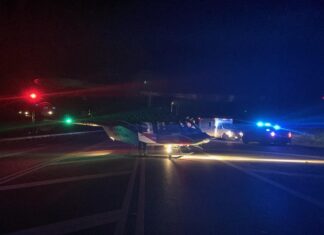 Vehicle pursuit ends in wreck