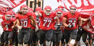 PREP FOOTBALL: Vinemont edges Hanceville 31-30 in season-opener