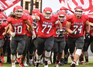 PREP FOOTBALL: Vinemont edges Hanceville 31-30 in season-opener