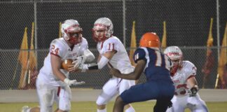 PREP FOOTBALL: Raiders roll past Fultondale 31-25