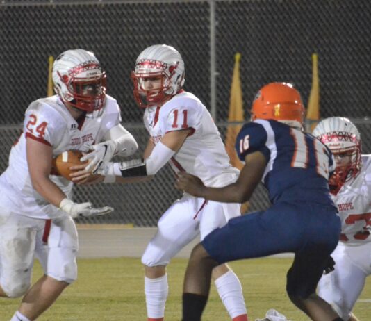 PREP FOOTBALL: Raiders roll past Fultondale 31-25