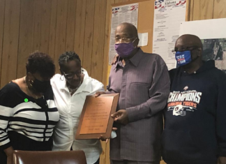 Colony bids farewell to Mayor Leeth