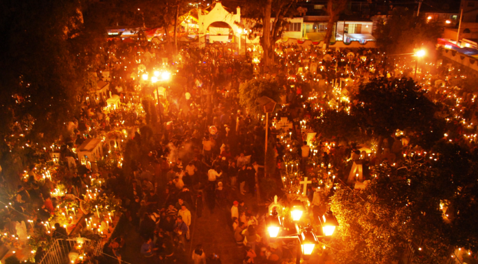 Día de Muertos: La Tradición Cuando la Noche Cobra Vida