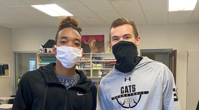 CHS shows Thanksgiving love to campus neighbors