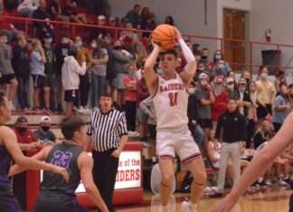 PREP BASKETBALL: Raiders dominate season opener 58-25, Lady Raiders fall to Susan Moore