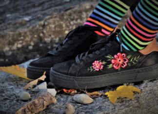 Ivey announces 3rd year of record number of Alabama foster care adoptions