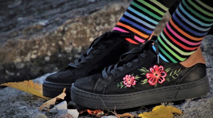 Ivey announces 3rd year of record number of Alabama foster care adoptions