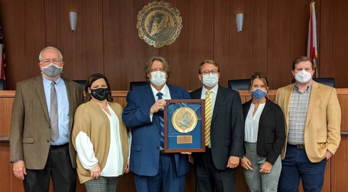 CEDA receives Excellence in Economic Development Award from IEDC for partnership with HomTex