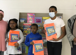 Colony gives tablets to students in community tutoring program