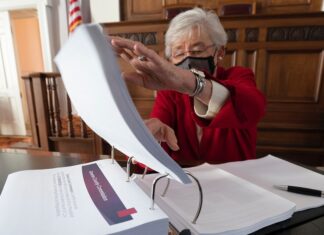 Ivey’s study group says gambling could mean $700M, 19K new jobs for state