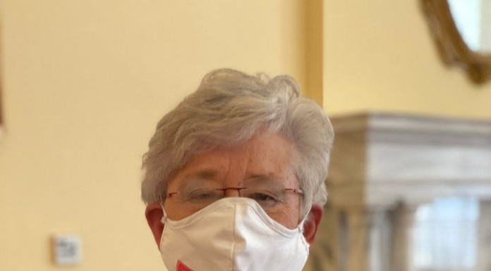 Ivey calls for return to in-person classes; officials and parents respond