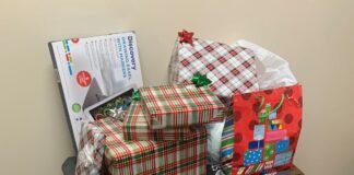 Wallace State SGA brightens holiday season for pair of students