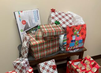 Wallace State SGA brightens holiday season for pair of students