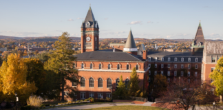 Hanceville’s Carl Quist named to Holy Cross fall 2020 Dean’s List