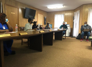 Colony residents express frustration as town council talks on opening gym, annual budget stall without action