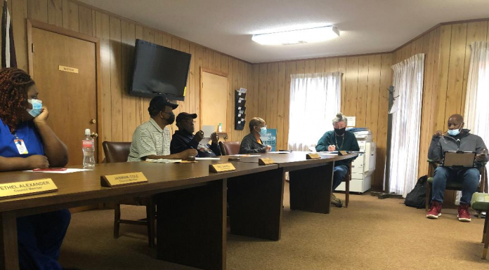 Colony residents express frustration as town council talks on opening gym, annual budget stall without action