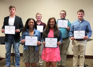 Dripping Springs Daughters of the American Revolution (DAR) honors good citizens