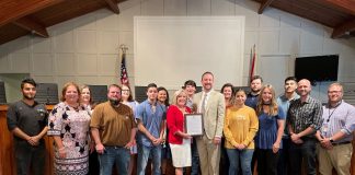Oneonta Mayor Richard Phillips signs proclamation, recognizing Wallace State during Community College Month