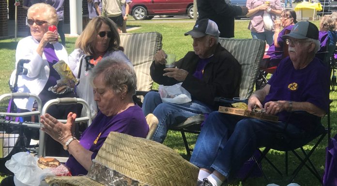 Fairview seniors treated to fun day in the park