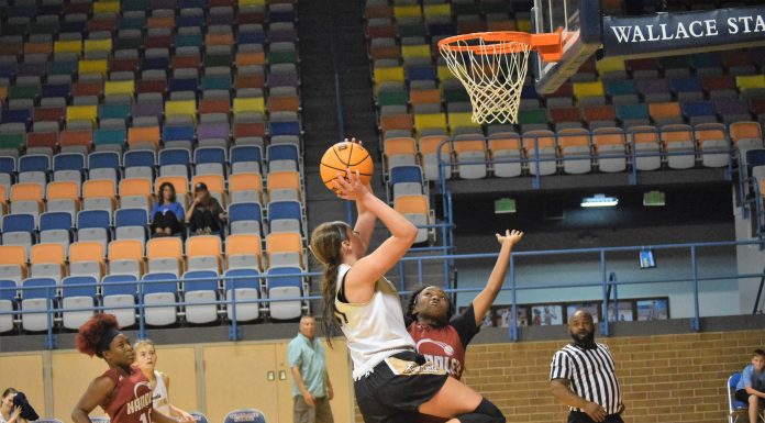 PREP BASKETBALL: Lady Bearcats rally to defeat Handley 51-47