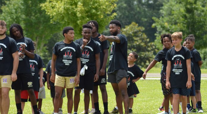 Former Cullman, Hanceville standout Brontae Harris hosts community cleanup, football camp in Colony