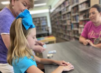 Cullman County Public Library hosts cardmaking class for children