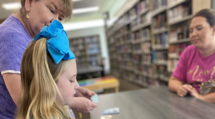 Cullman County Public Library hosts cardmaking class for children
