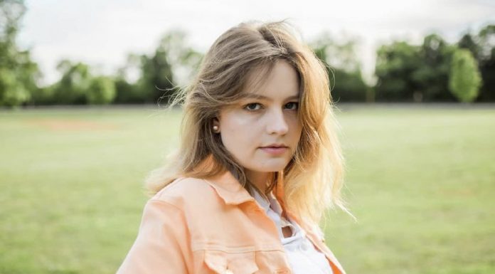 Local musician Shannon McNeal returns to Berkeley Bob’s Coffee House for homecoming show