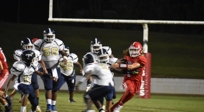 PREP FOOTBALL: Vinemont hammers Tarrant at home 49-0