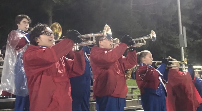 Vinemont Eagle Marching Band takes crowd on a trip through the heyday of MTV