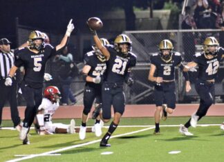 PREP FOOTBALL: Cullman edges Decatur at home 17-14