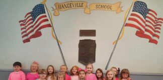 Hanceville Elementary School honors Breast Cancer Awareness