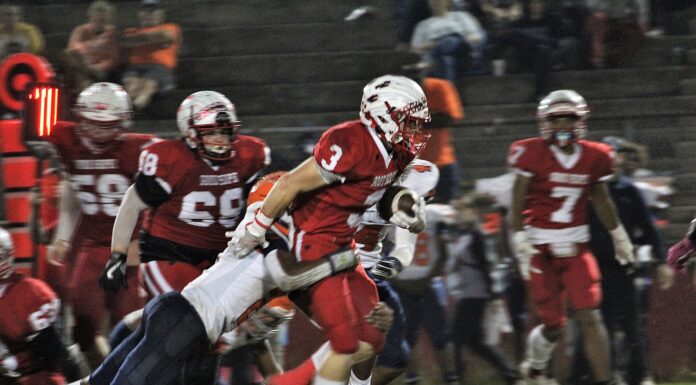 PREP FOOTBALL: Raiders run past Fultondale at home 28-3