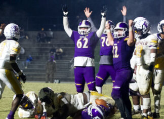 PREP FOOTBALL: Fairview pulls away to beat Fairfield 30-28 and advance to round 2